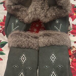 Cozy Fur-Lined Slippers with Beaded Design and Manitobah mittens small